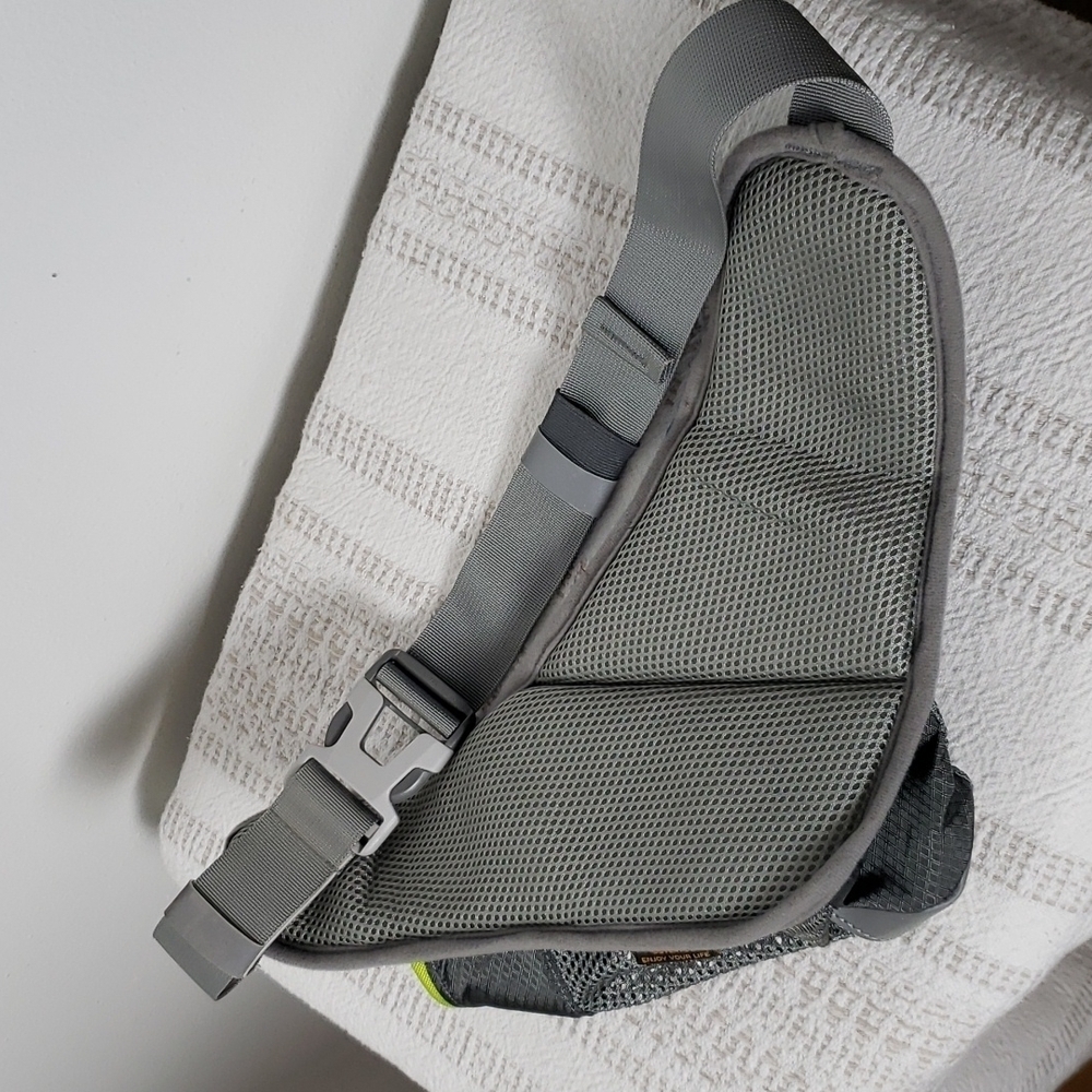 Waterfly fannypack, water bottle holder, runners walkers, athletic use. - Picture 3 of 7